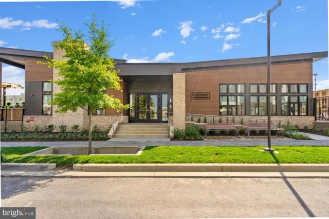 $610,000 | 16336 Connors Way, Unit 8, Rockville, MD 20855