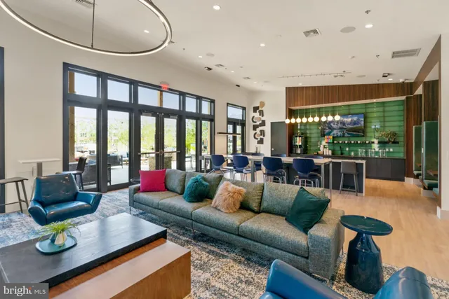 $610,000 | 16336 Connors Way, Unit 8, Rockville, MD 20855