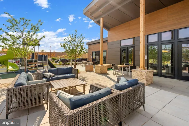 $610,000 | 16336 Connors Way, Unit 8, Rockville, MD 20855