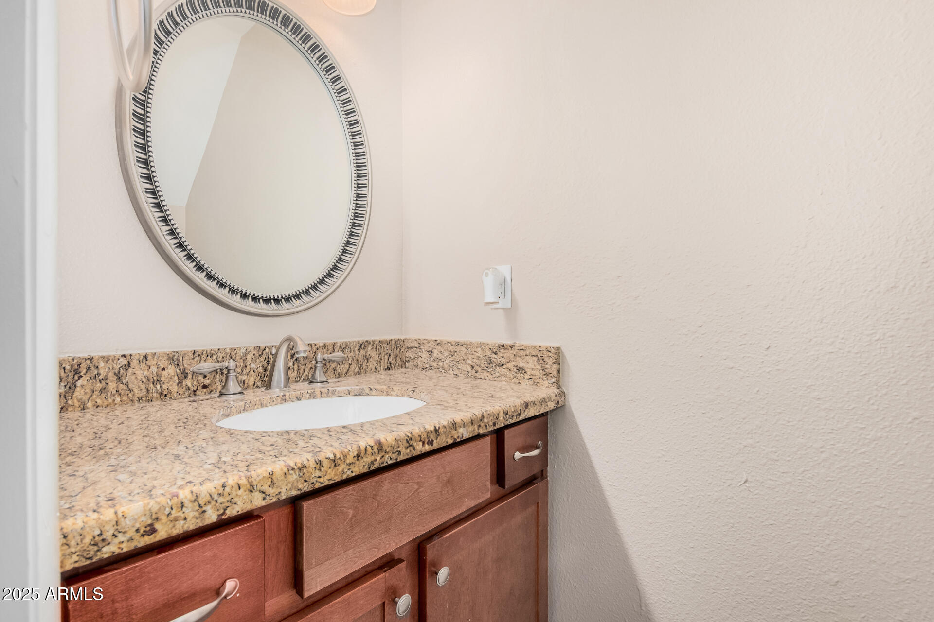 6556 South La Rosa Drive Tempe, AZ 85283 - Photo 9 of 22 11 La Rosa