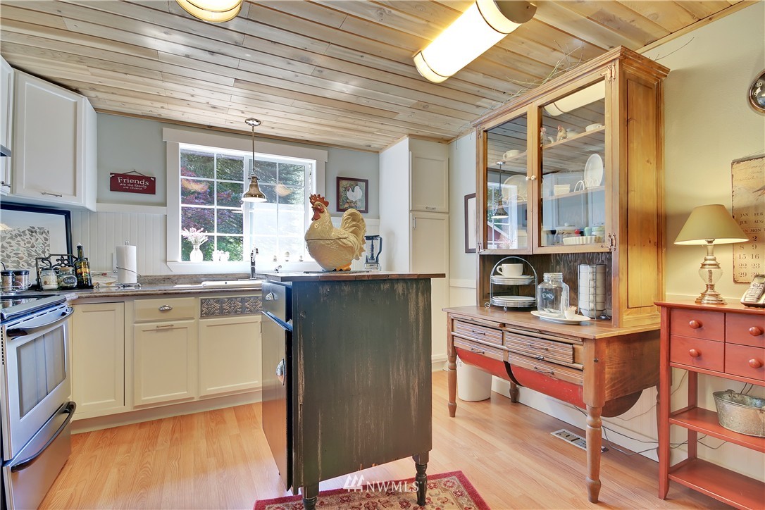 7435 Delphi Road Southwest Olympia, WA 98512 - Photo 9 of 24 Gallery Image 9