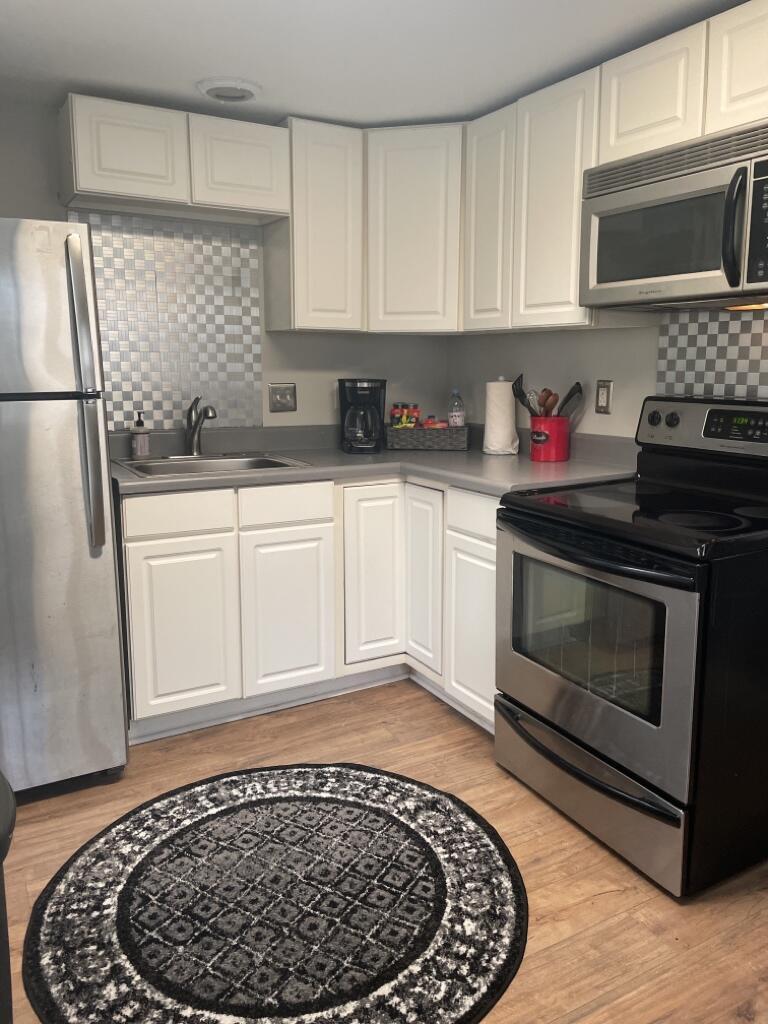 408 Miles Jamison Road Summerville, SC 29485 - Photo 11 of 18 8