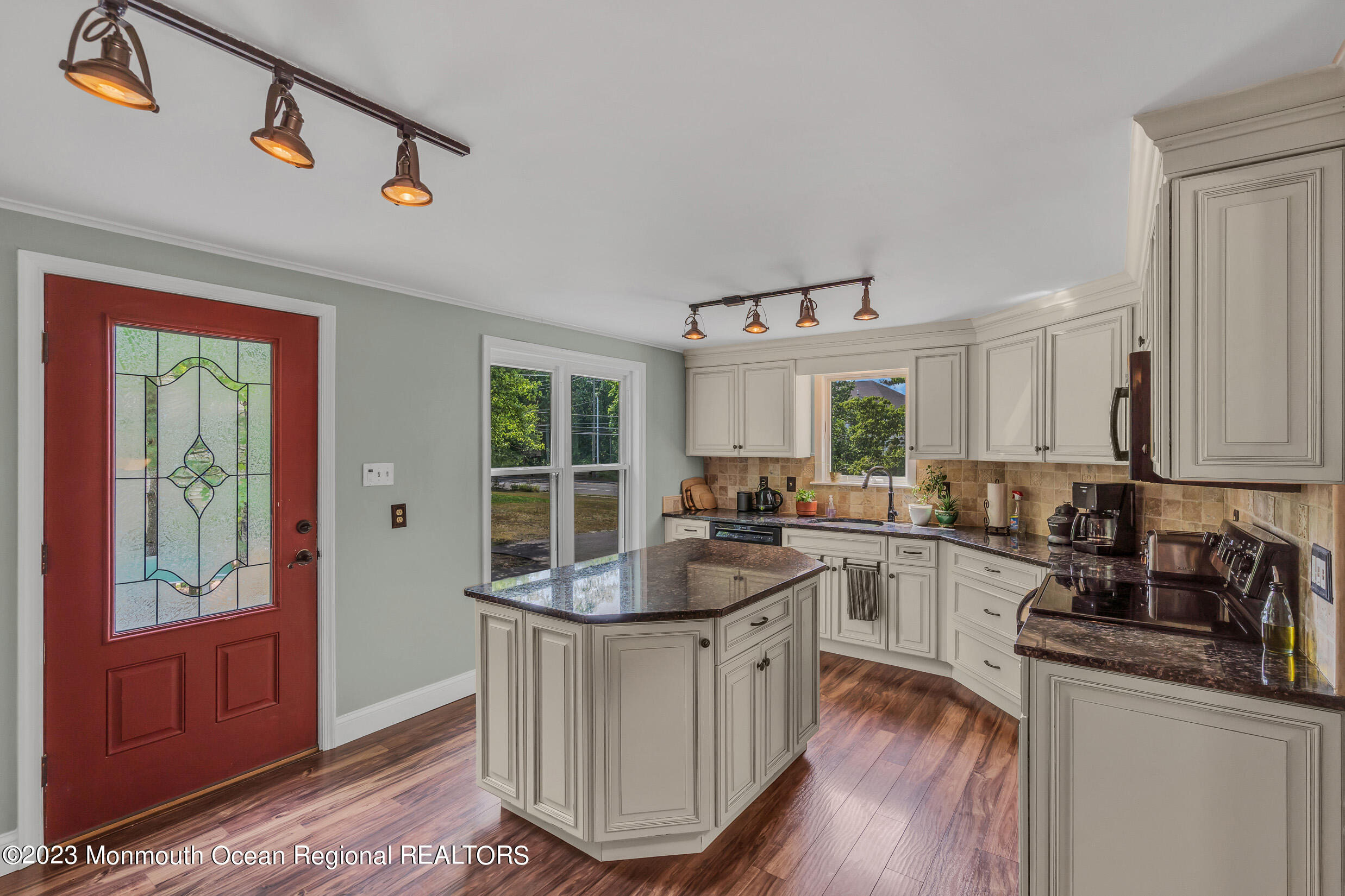 37 Freehold Road Jackson, NJ 08527 - Photo 17 of 80 5 (4)