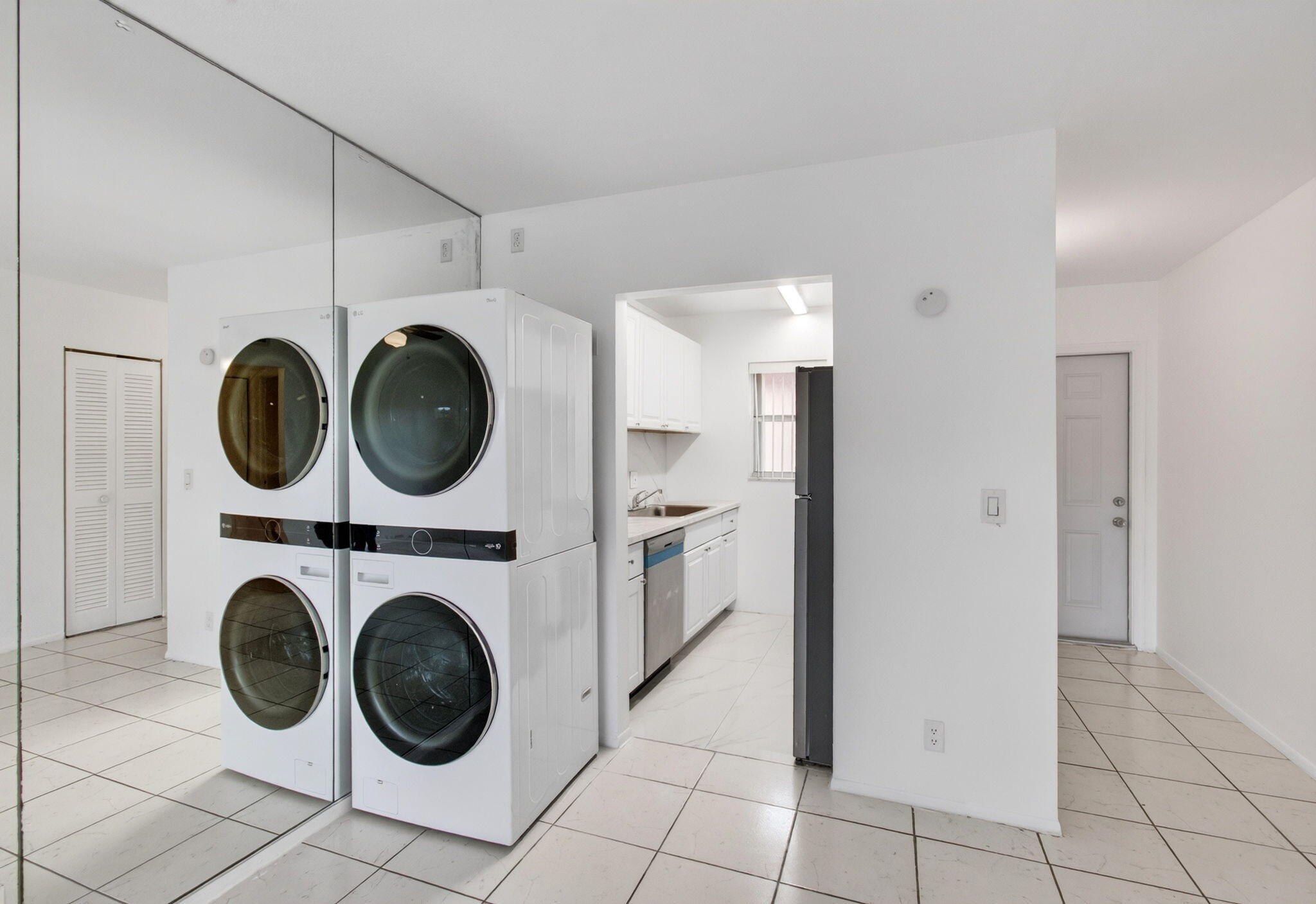 500 Southwest 2nd Avenue, Unit 211 Boca Raton, FL 33432 - Photo 11 of 35 Brand New Washer & Dryer