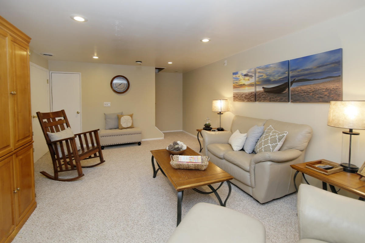 1021 Piccadilly Road Kalamazoo, MI 49006 - Photo 17 of 22 1021 Picadilly-17_TN