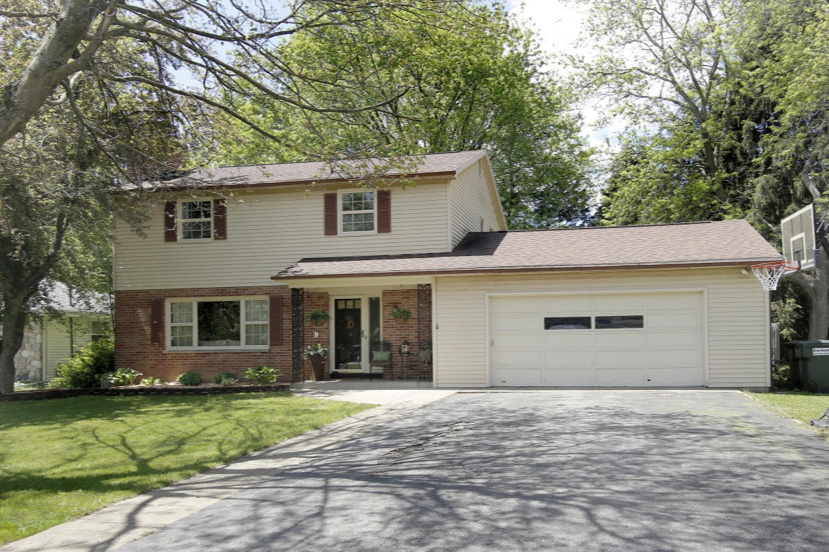 1021 Piccadilly Road Kalamazoo, MI 49006 - Photo 2 of 22 1021 Picadilly-02_TN