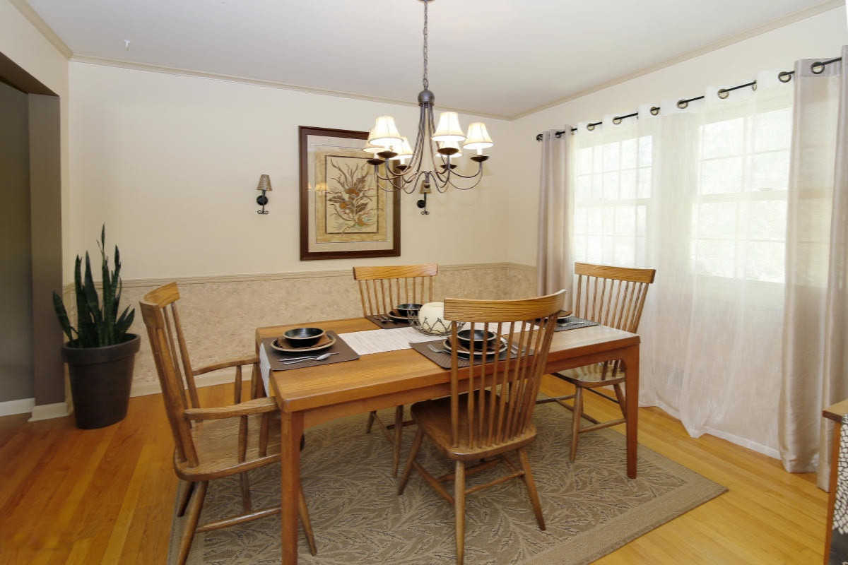 1021 Piccadilly Road Kalamazoo, MI 49006 - Photo 5 of 22 1021 Picadilly-05_TN