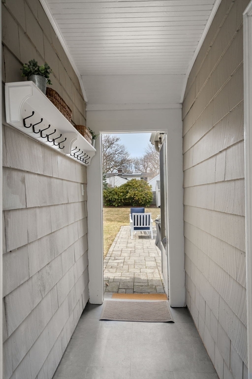 20 Pilgrim Road Reading, MA 01867 - Photo 28 of 35