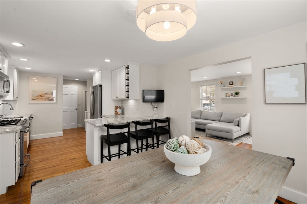 20 Pilgrim Road Reading, MA 01867 - Photo 9 of 35