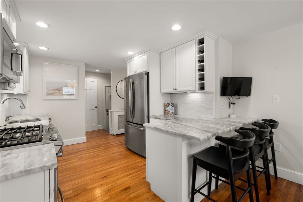 20 Pilgrim Road Reading, MA 01867 - Photo 10 of 35