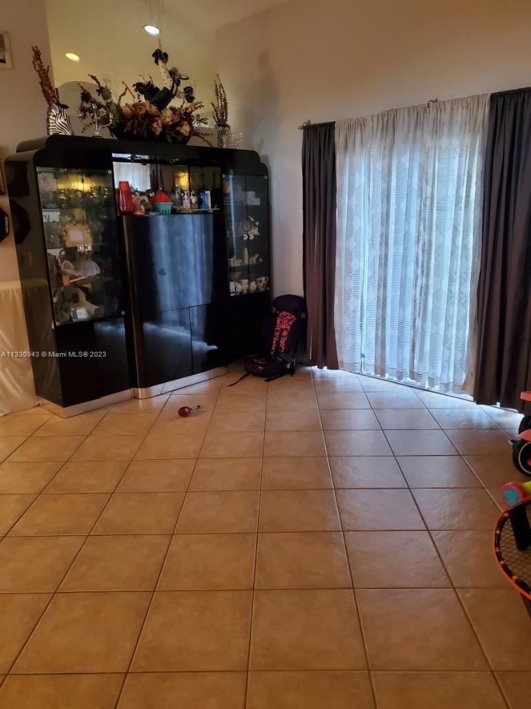 Davie Davie, FL 33325 - Photo 8 of 13 a view of a livingroom with furniture