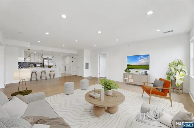 $949,000 | 209-211 Hackensack Plank Road, Unit 5B, Weehawken, NJ 07086