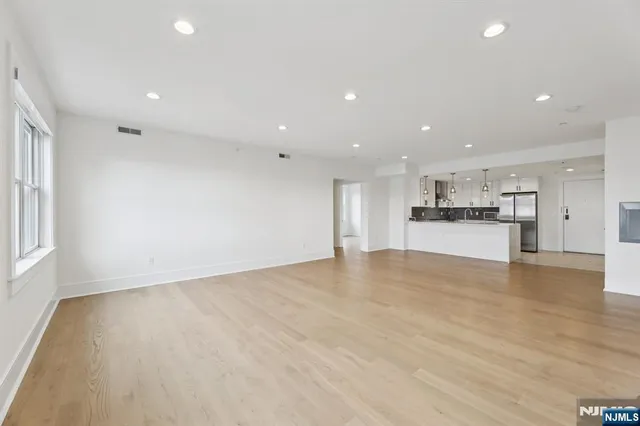 $949,000 | 209-211 Hackensack Plank Road, Unit 5B, Weehawken, NJ 07086