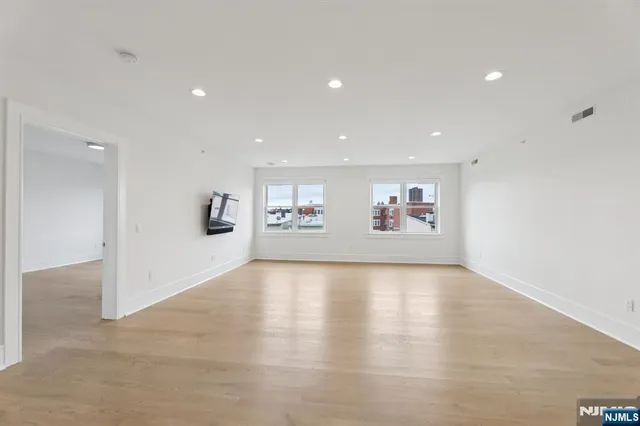 $949,000 | 209-211 Hackensack Plank Road, Unit 5B, Weehawken, NJ 07086