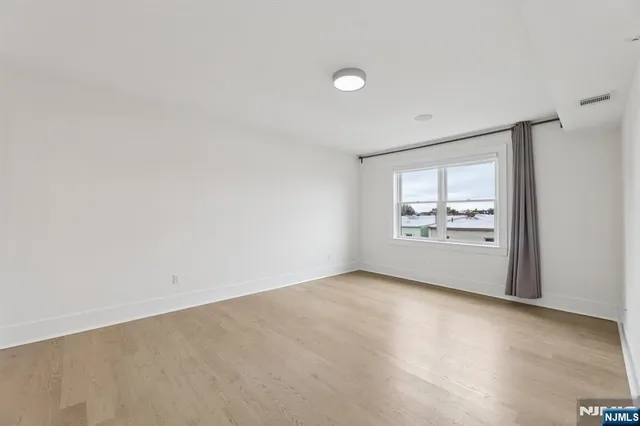 $949,000 | 209-211 Hackensack Plank Road, Unit 5B, Weehawken, NJ 07086