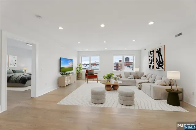 $949,000 | 209-211 Hackensack Plank Road, Unit 5B, Weehawken, NJ 07086