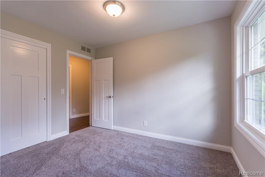 77 Randolph Road Rochester, MI 48309 - Photo 22 of 32 77-205.jpg