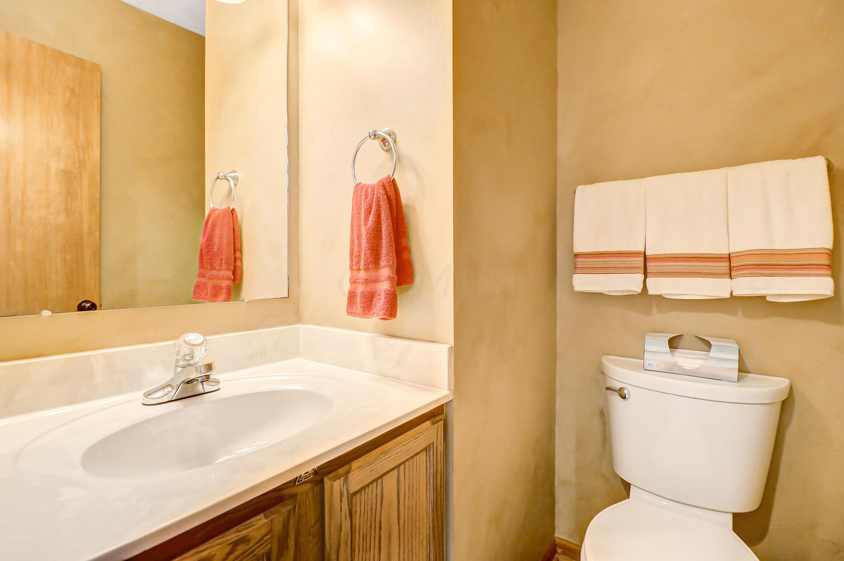 2376 Willis Road Dublin, OH 43016 - Photo 20 of 40 Half Bathroom