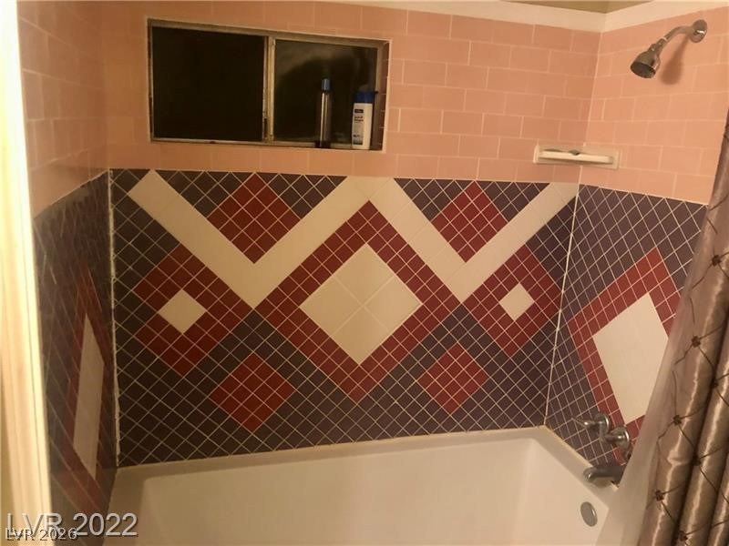 209 Euclid Avenue Goldfield, NV 89013 - Photo 16 of 18 Bathroom with bathtub / shower combination