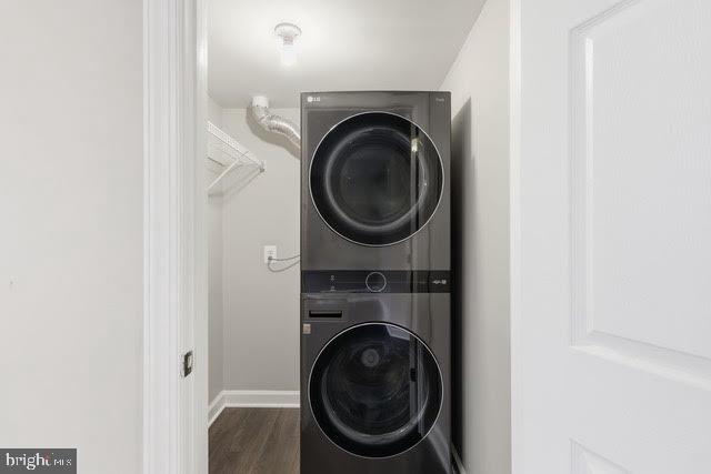 15683 Avocet Loop Woodbridge, VA 22191 - Photo 33 of 38 a close up view of a washer and dryer in a utility room