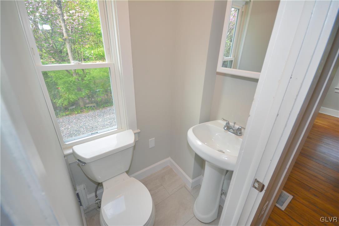 1702 Mitman Road Easton, PA 18040 - Photo 4 of 18 Gallery Image 4