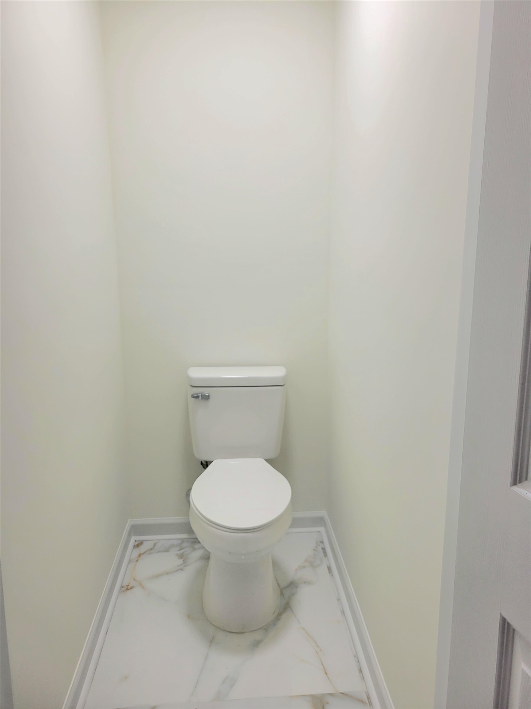 251 East Mitchell Road Memphis, TN 38109 - Photo 12 of 24 Bathroom with toilet