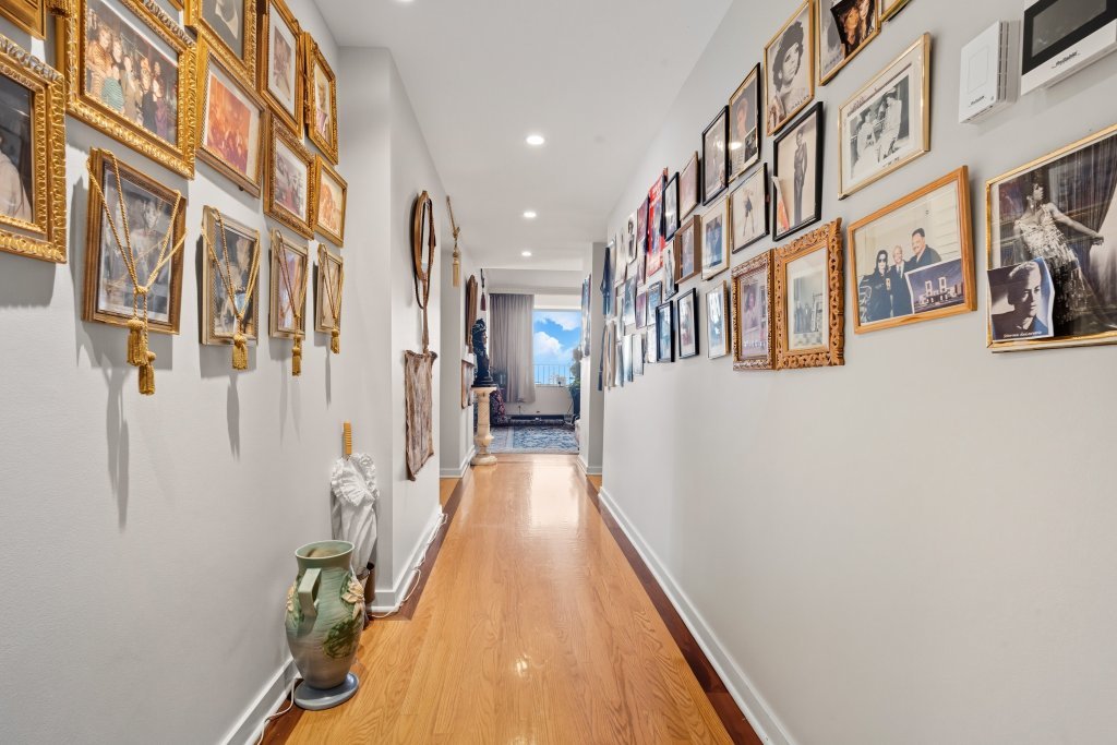 1000 North Lake Shore Plaza, Unit 13A Chicago, IL 60611 - Photo 6 of 30 a view of a very nice looking building