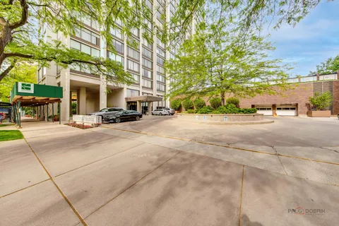 $224,000 | 5455 North Sheridan Road, Unit 2615, Chicago, IL 60640