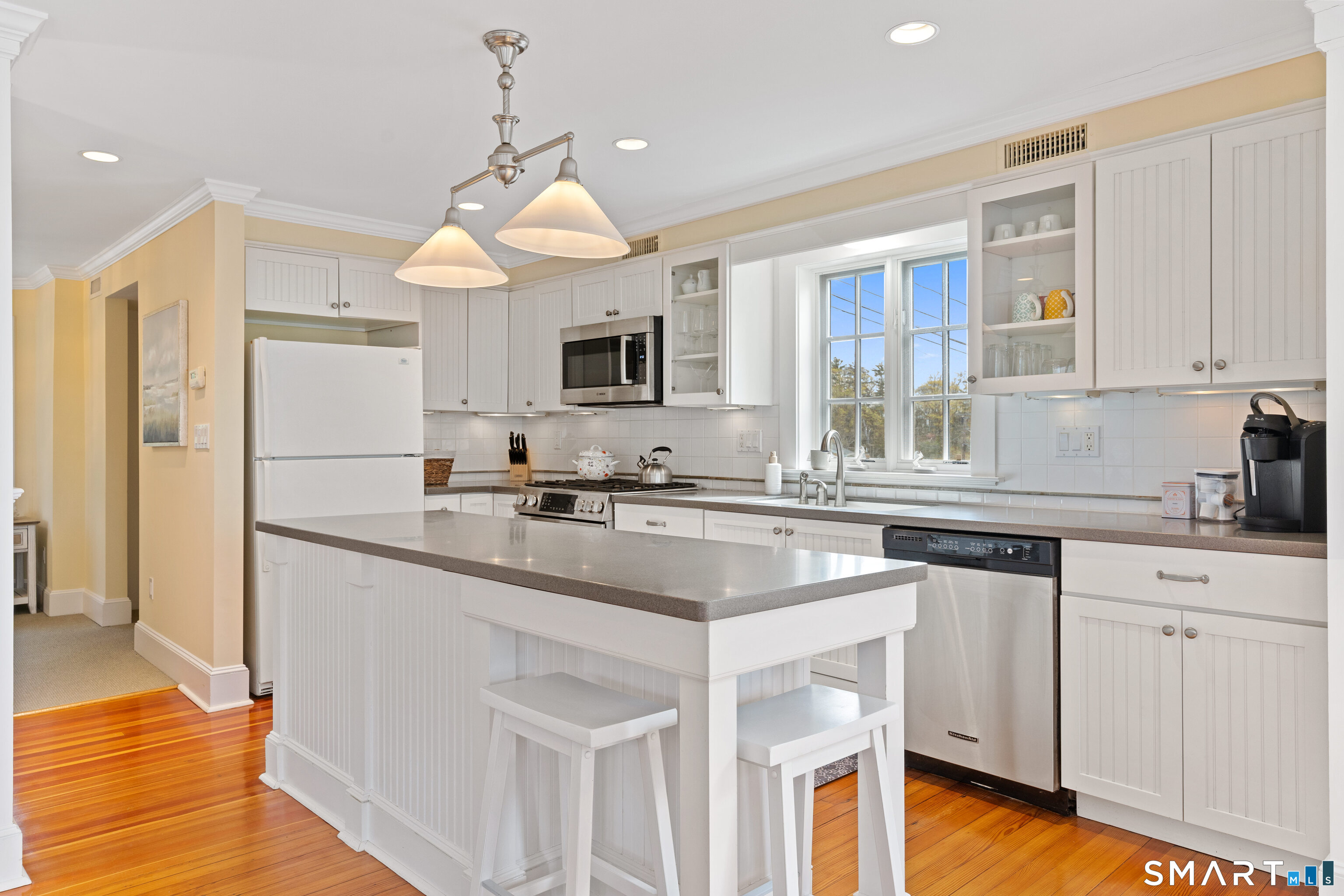 218 Totoket Road Branford, CT 06405 - Photo 14 of 37