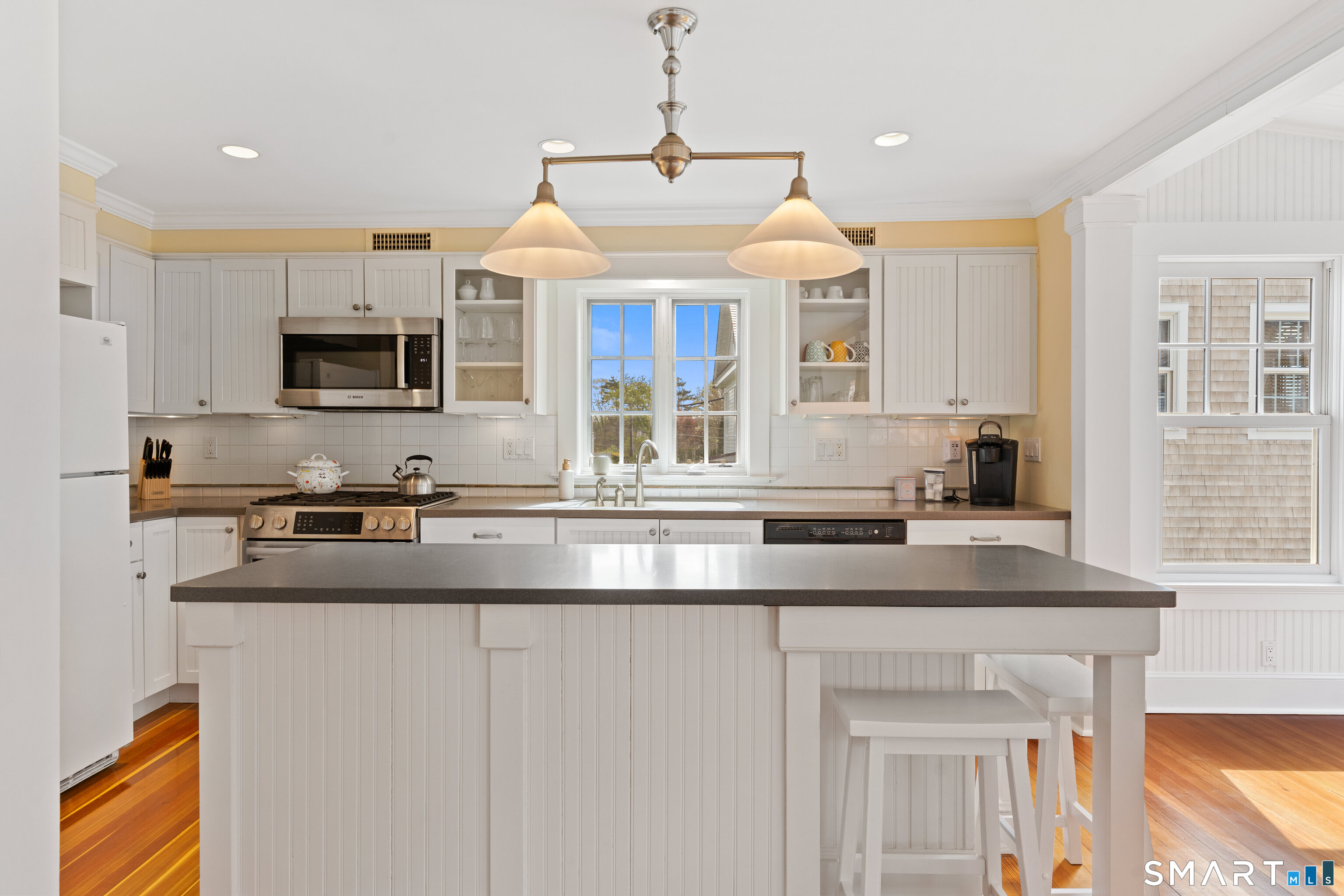 218 Totoket Road Branford, CT 06405 - Photo 15 of 37