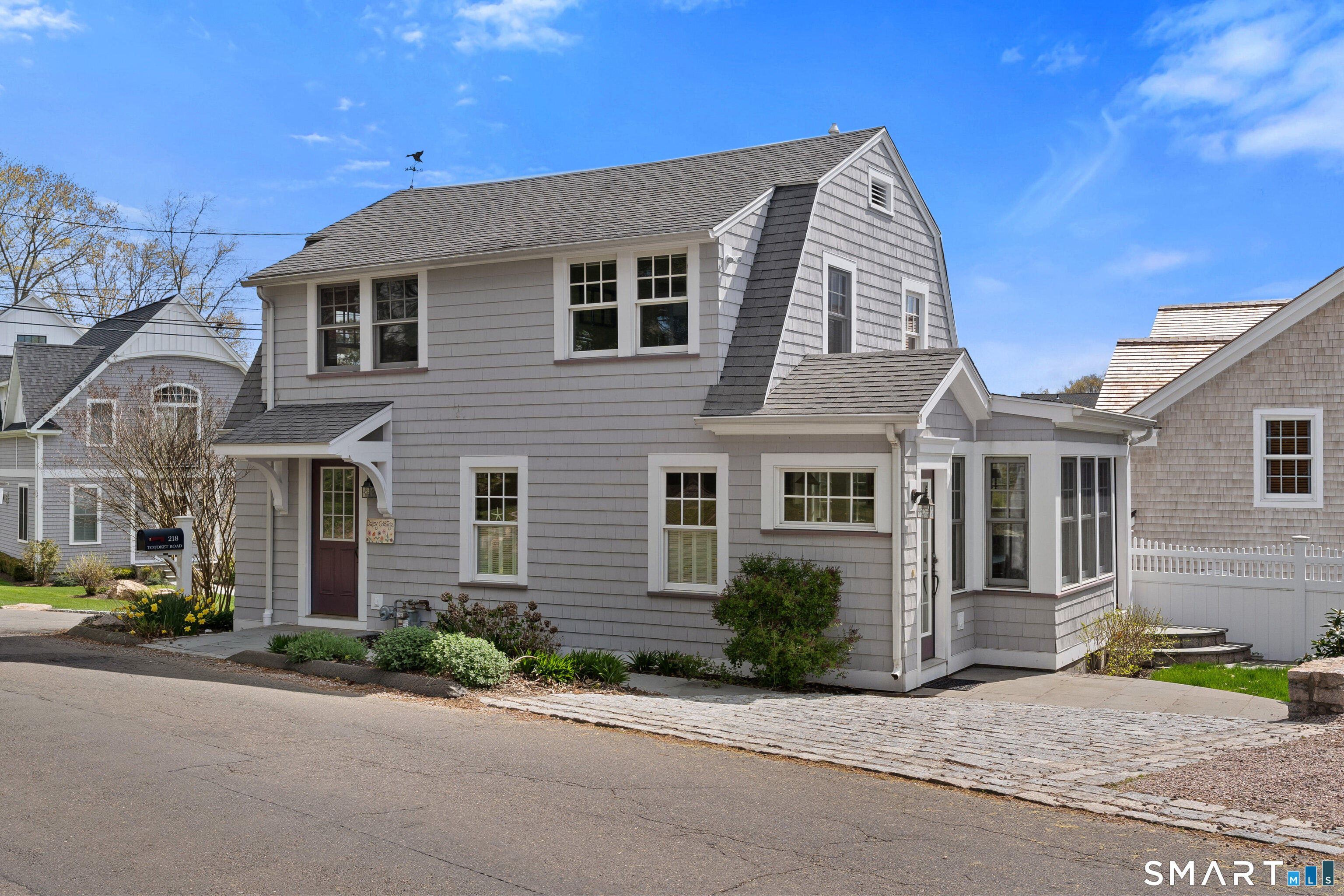 218 Totoket Road Branford, CT 06405 - Photo 2 of 37