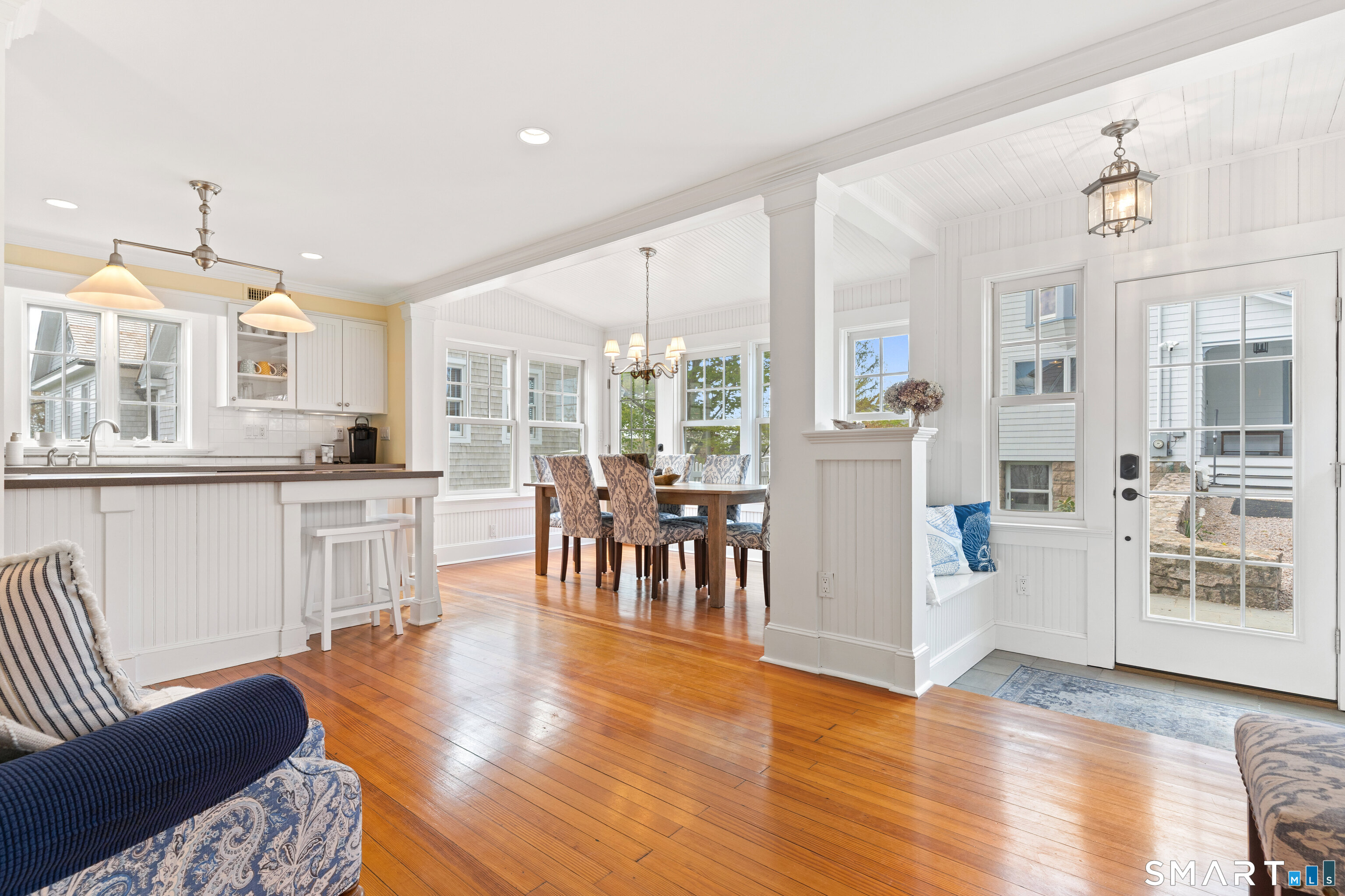 218 Totoket Road Branford, CT 06405 - Photo 5 of 37
