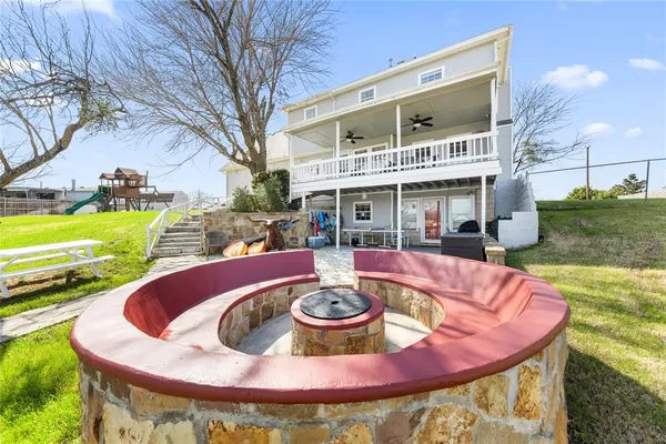 $999,999 | 3101 Sunrise Court, Granbury, TX 76048