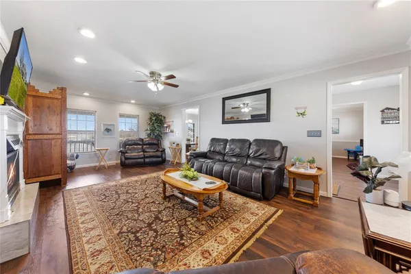 $999,999 | 3101 Sunrise Court, Granbury, TX 76048