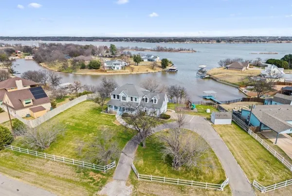 $999,999 | 3101 Sunrise Court, Granbury, TX 76048