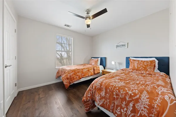 $999,999 | 3101 Sunrise Court, Granbury, TX 76048