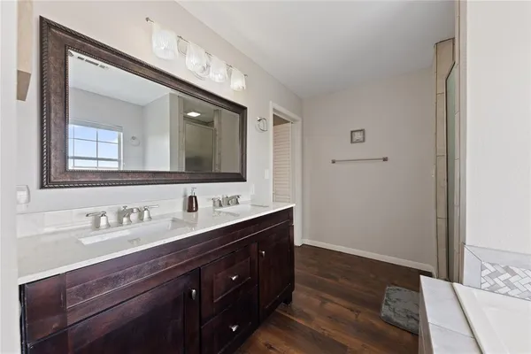 $999,999 | 3101 Sunrise Court, Granbury, TX 76048