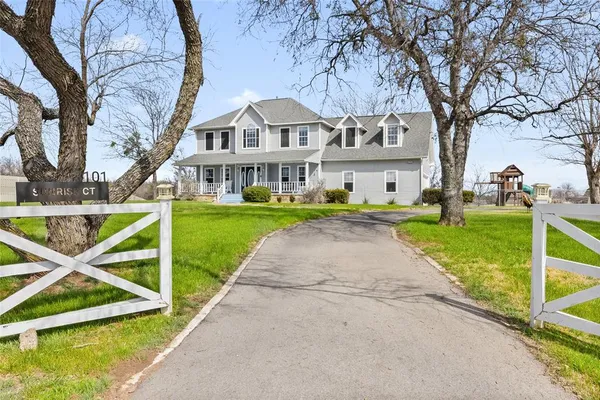 $999,999 | 3101 Sunrise Court, Granbury, TX 76048