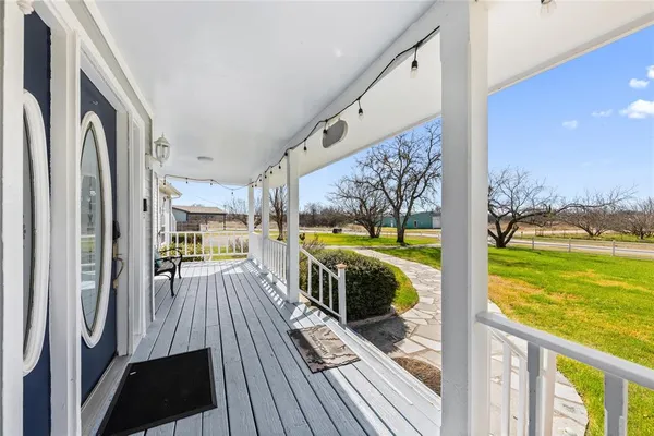 $999,999 | 3101 Sunrise Court, Granbury, TX 76048