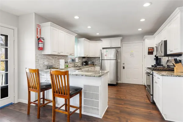 $999,999 | 3101 Sunrise Court, Granbury, TX 76048