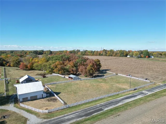 $1,407,600 | 171 Red Ball Trail, Coffeen, IL 62017