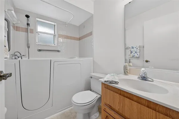 $324,900 | 236 Meadow Lake Drive, Edgewater, FL 32141