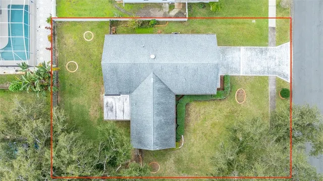 a front view of house with yard