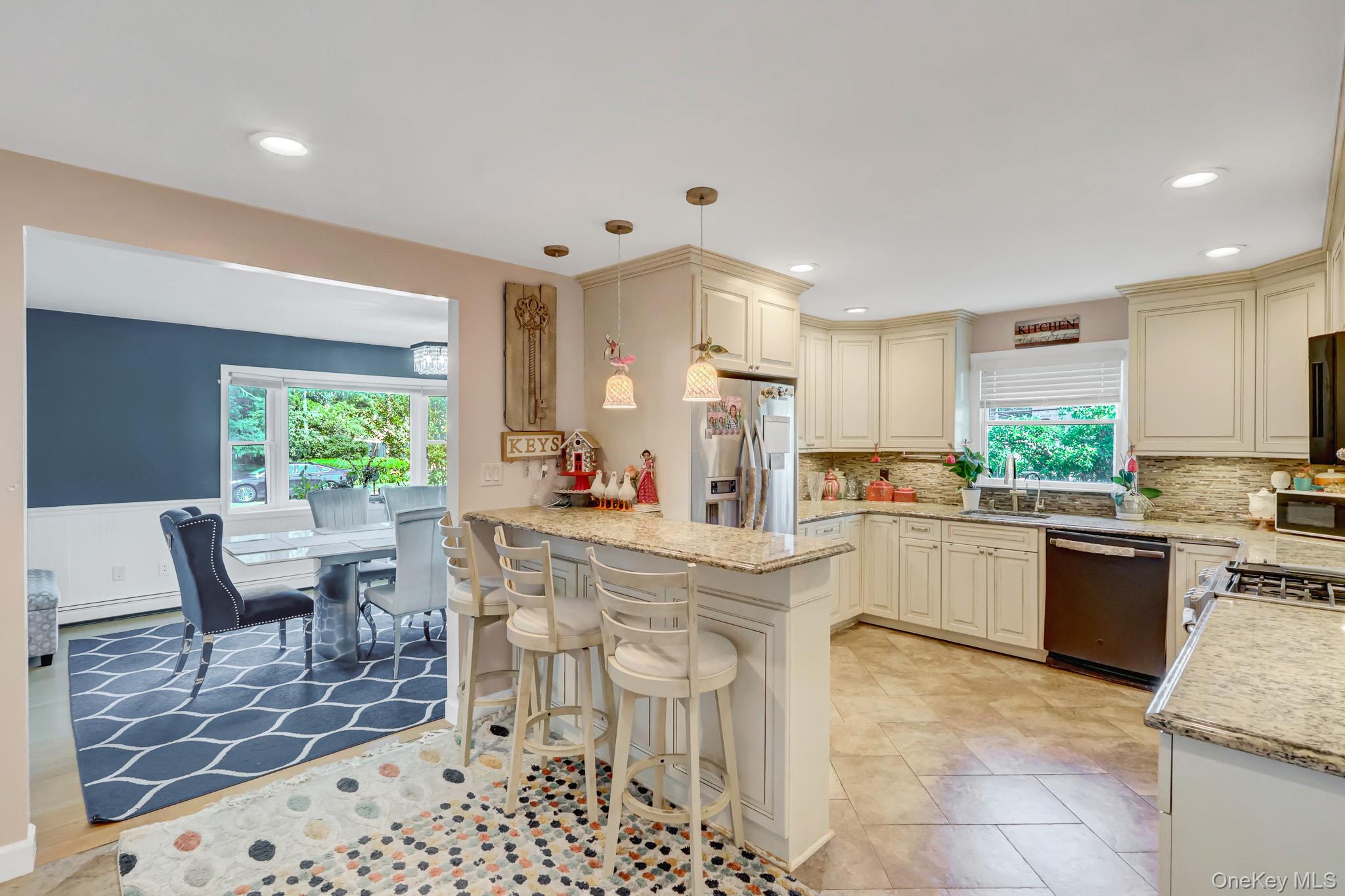 301 Oak Neck Road West Islip, NY 11795 - Photo 5 of 16