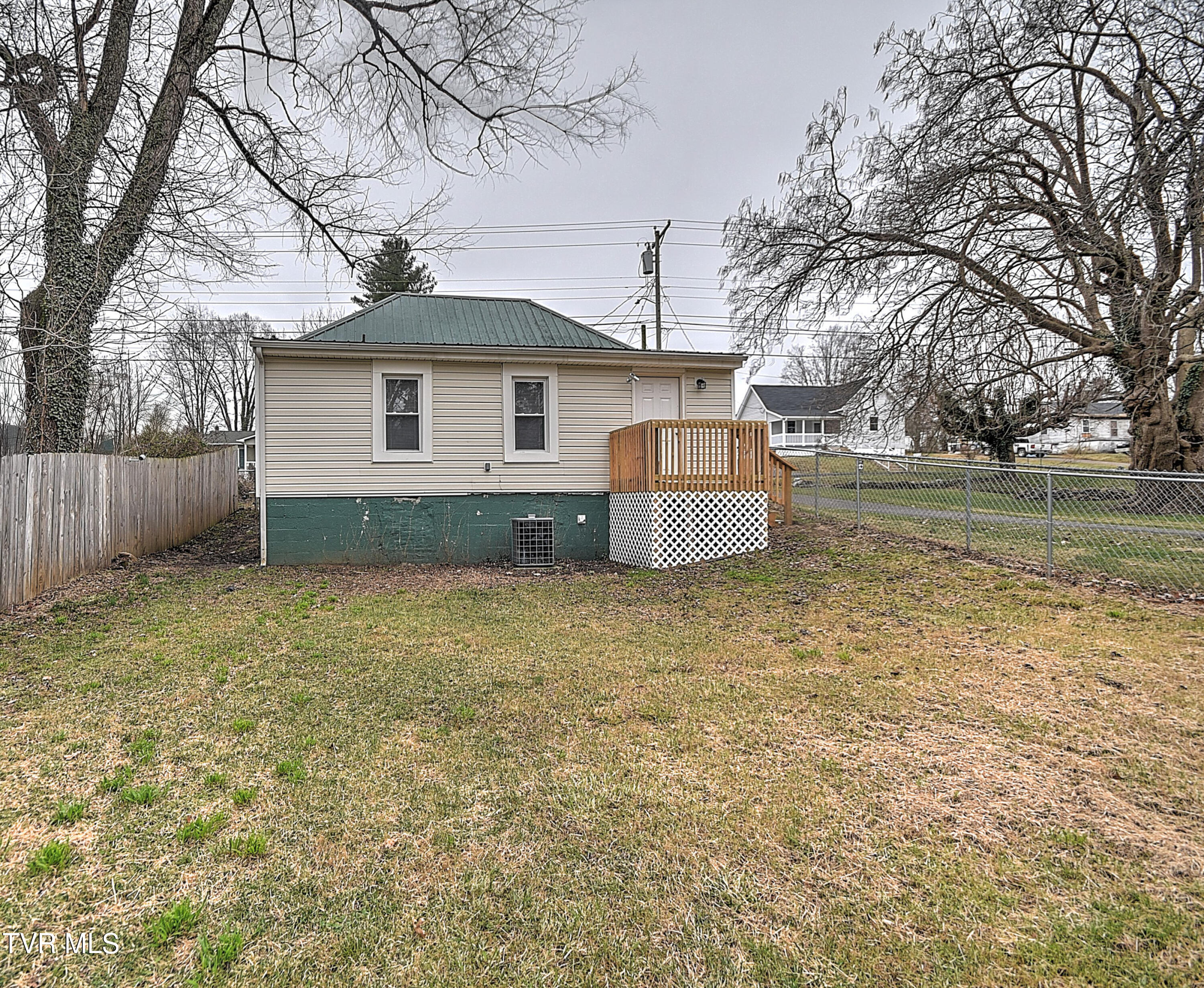 2125 Randolph Street Bristol, VA 24201 - Photo 16 of 19 2125 Randolph * VT-4