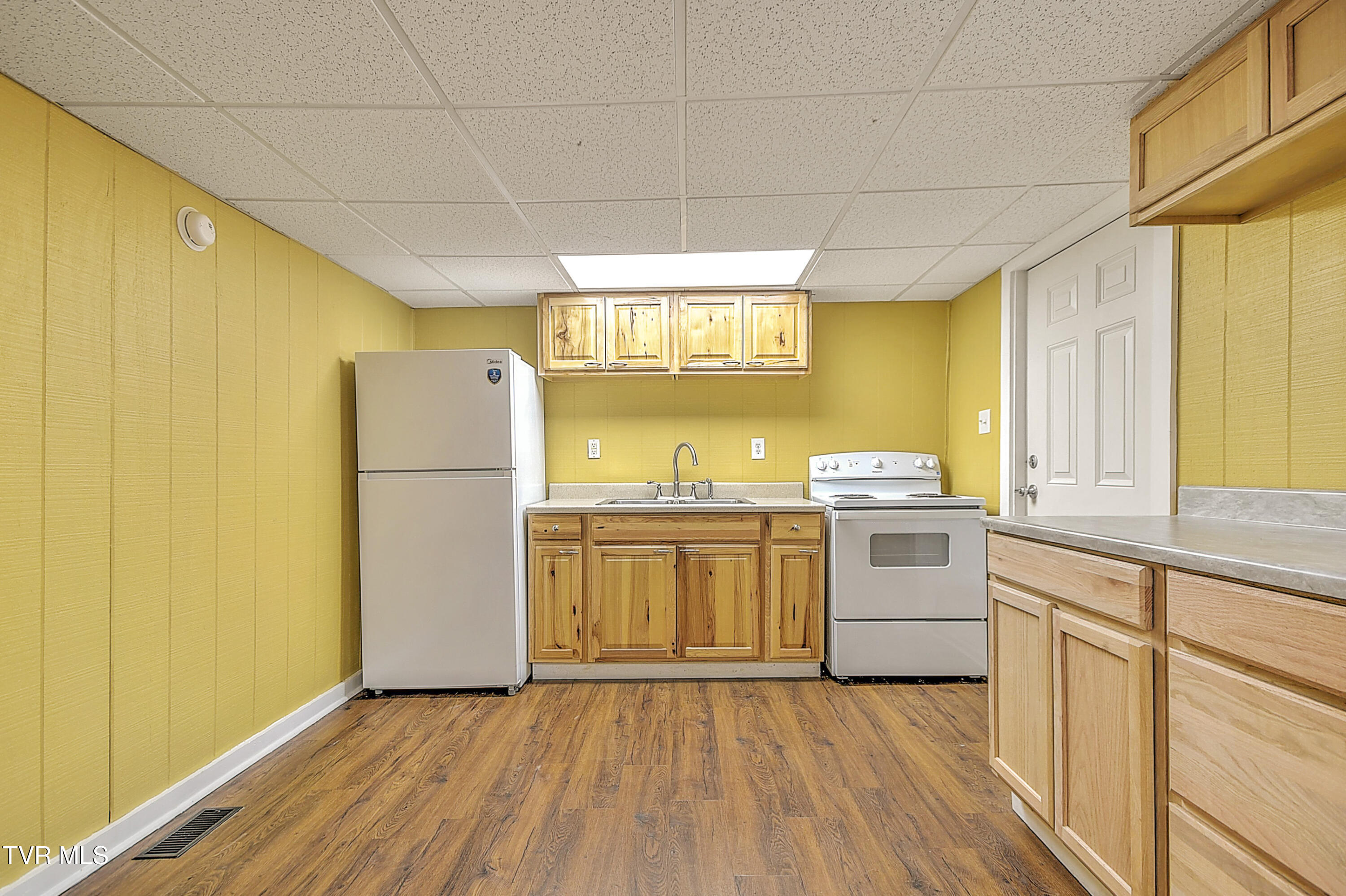 2125 Randolph Street Bristol, VA 24201 - Photo 6 of 19 2125 Randolph VT-12