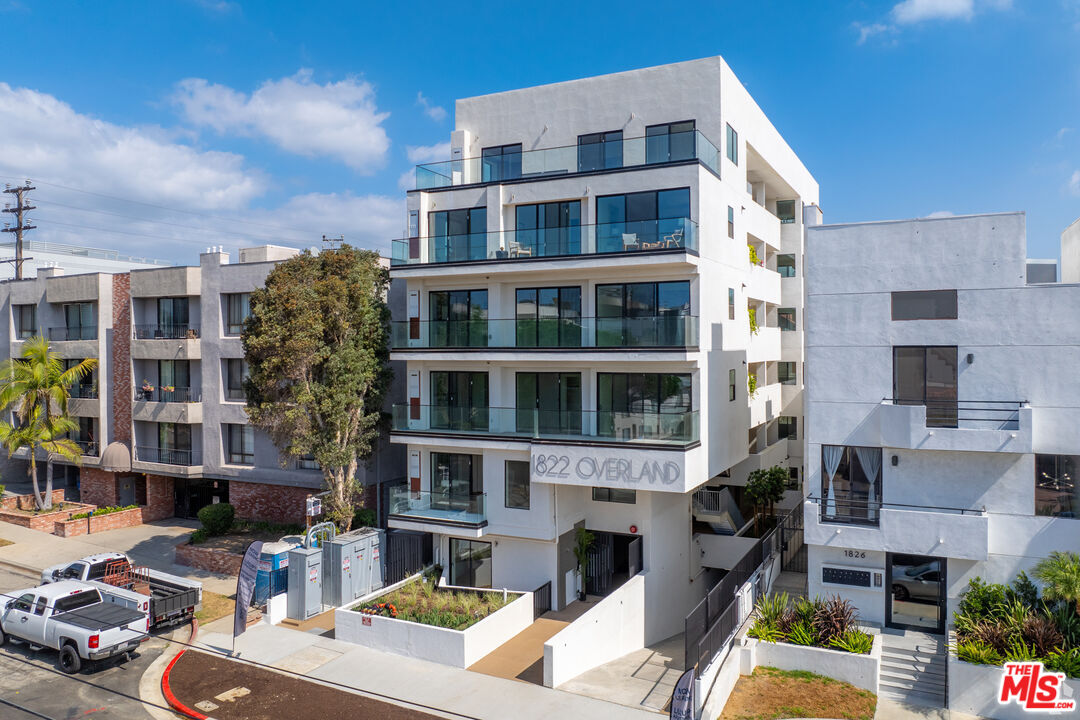 1822 Overland Avenue, Unit 403 Los Angeles, CA 90025 - Photo 2 of 8