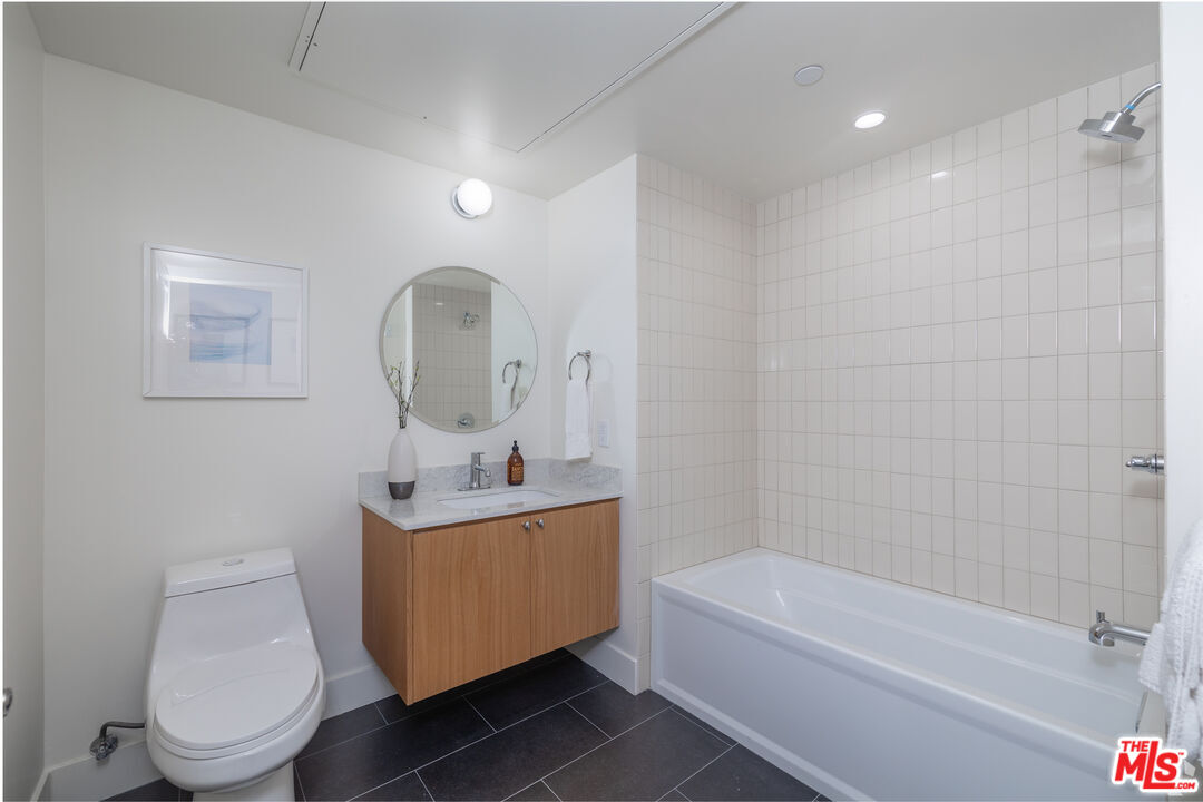 1822 Overland Avenue, Unit 403 Los Angeles, CA 90025 - Photo 6 of 8