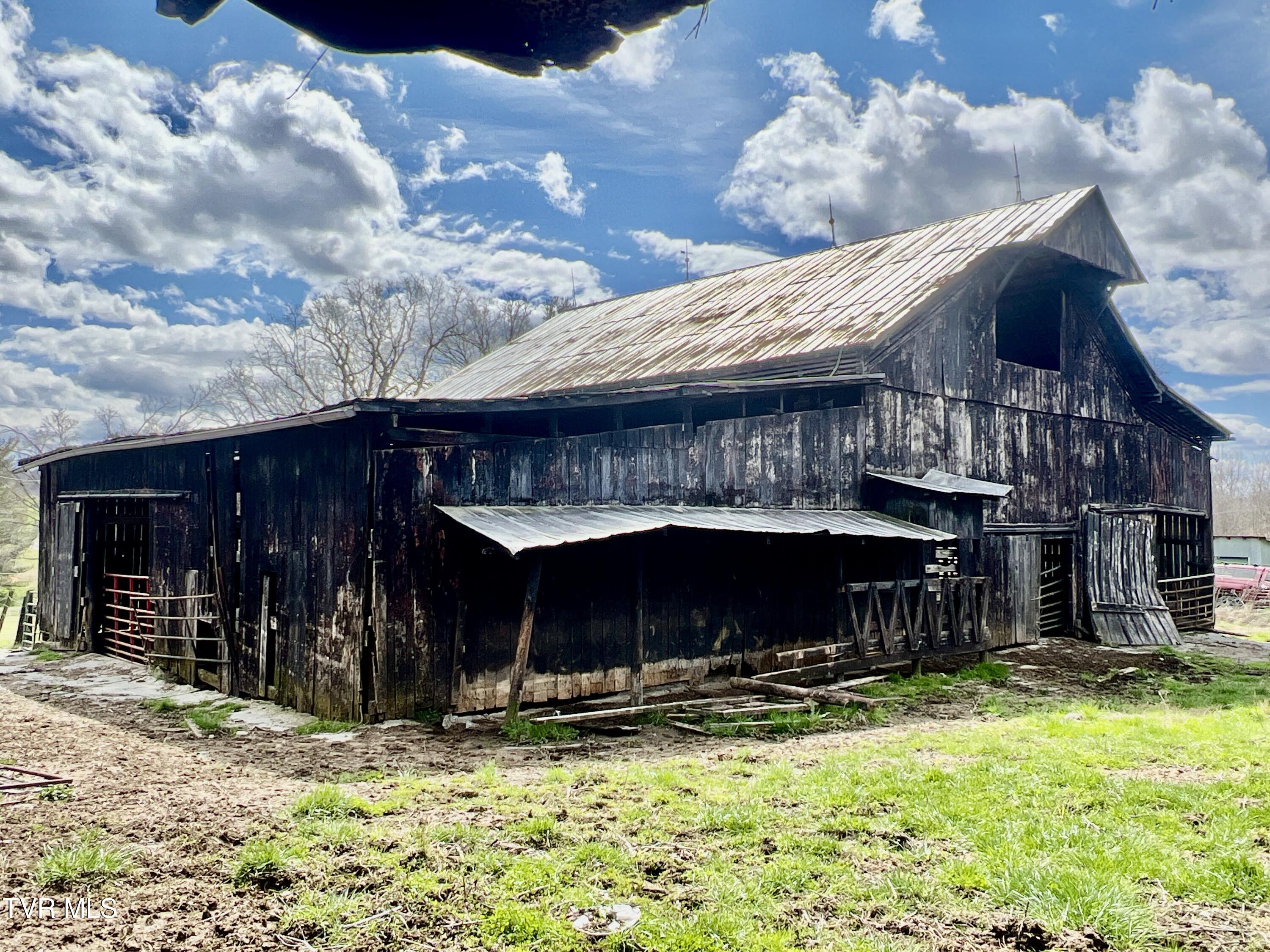 93 Fall Branch Fall Branch, TN 37656 - Photo 5 of 73 _Pic5 (23)