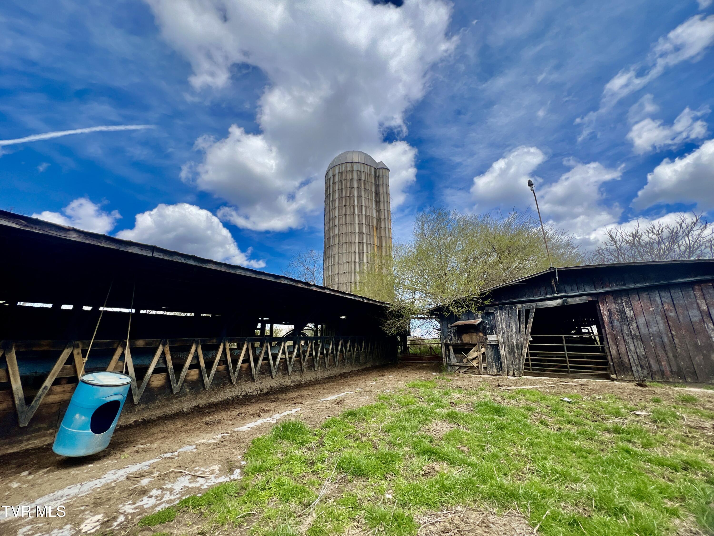 93 Fall Branch Fall Branch, TN 37656 - Photo 6 of 73 _Pic6 (26)